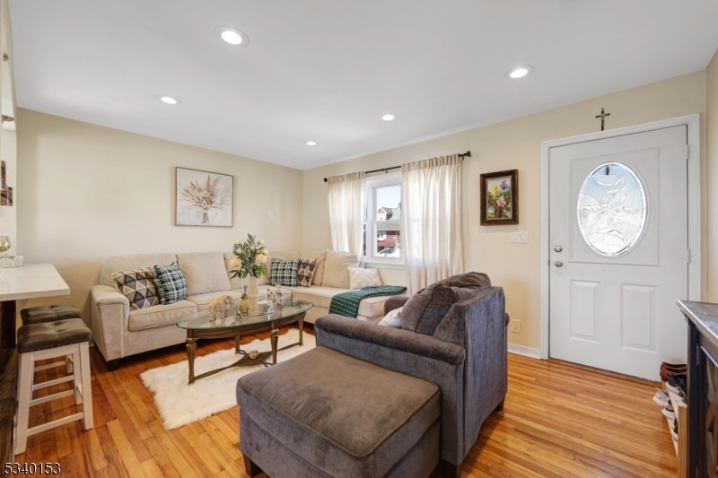 Property Photo:  36 Franklin St  NJ 07407 