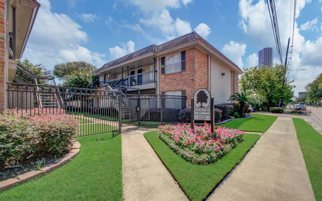 Property Photo: 1223 Augusta Drive 50 TX 77057