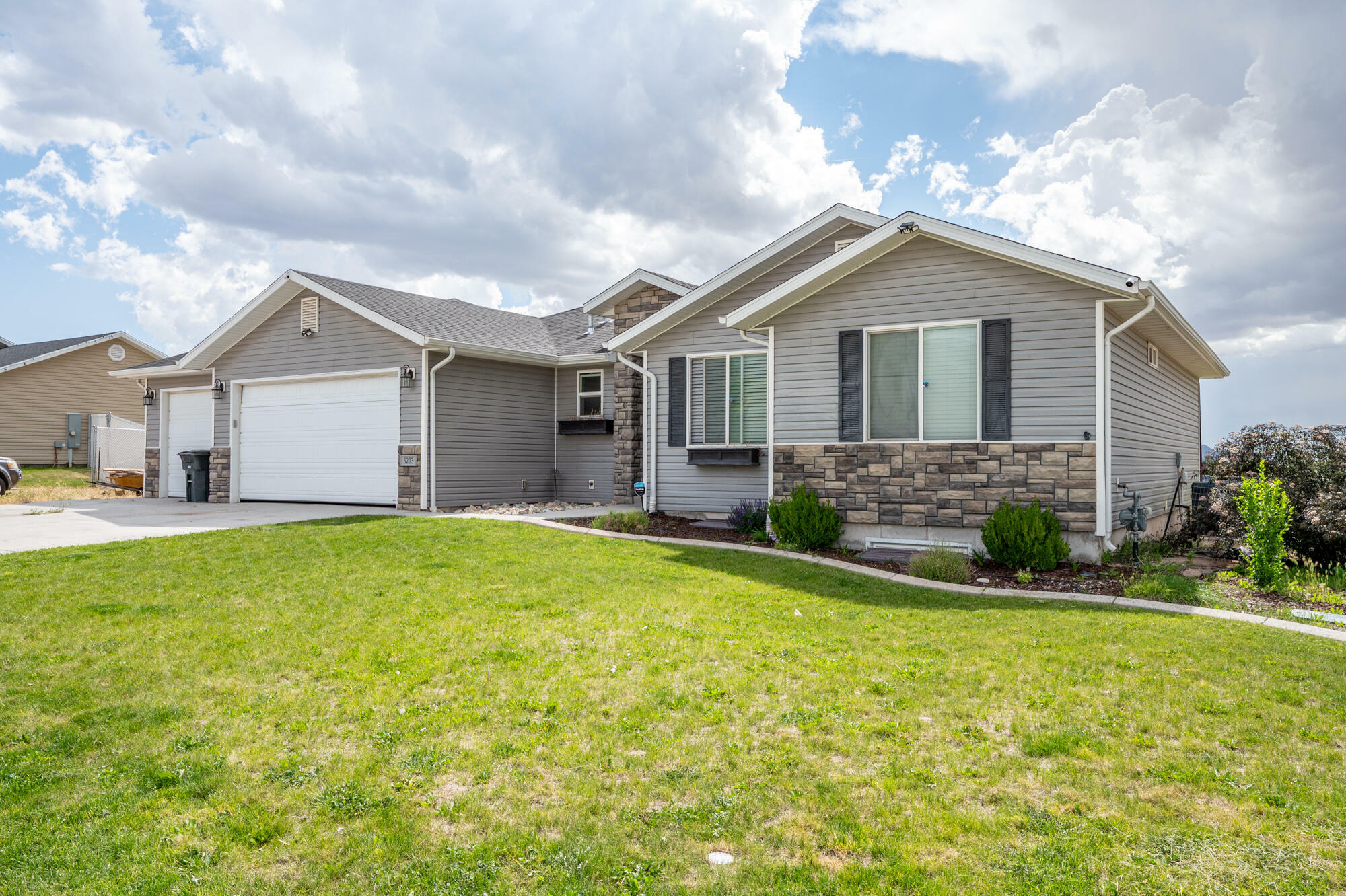 Property Photo: 5203 N Tomahawk Dr N UT 84721