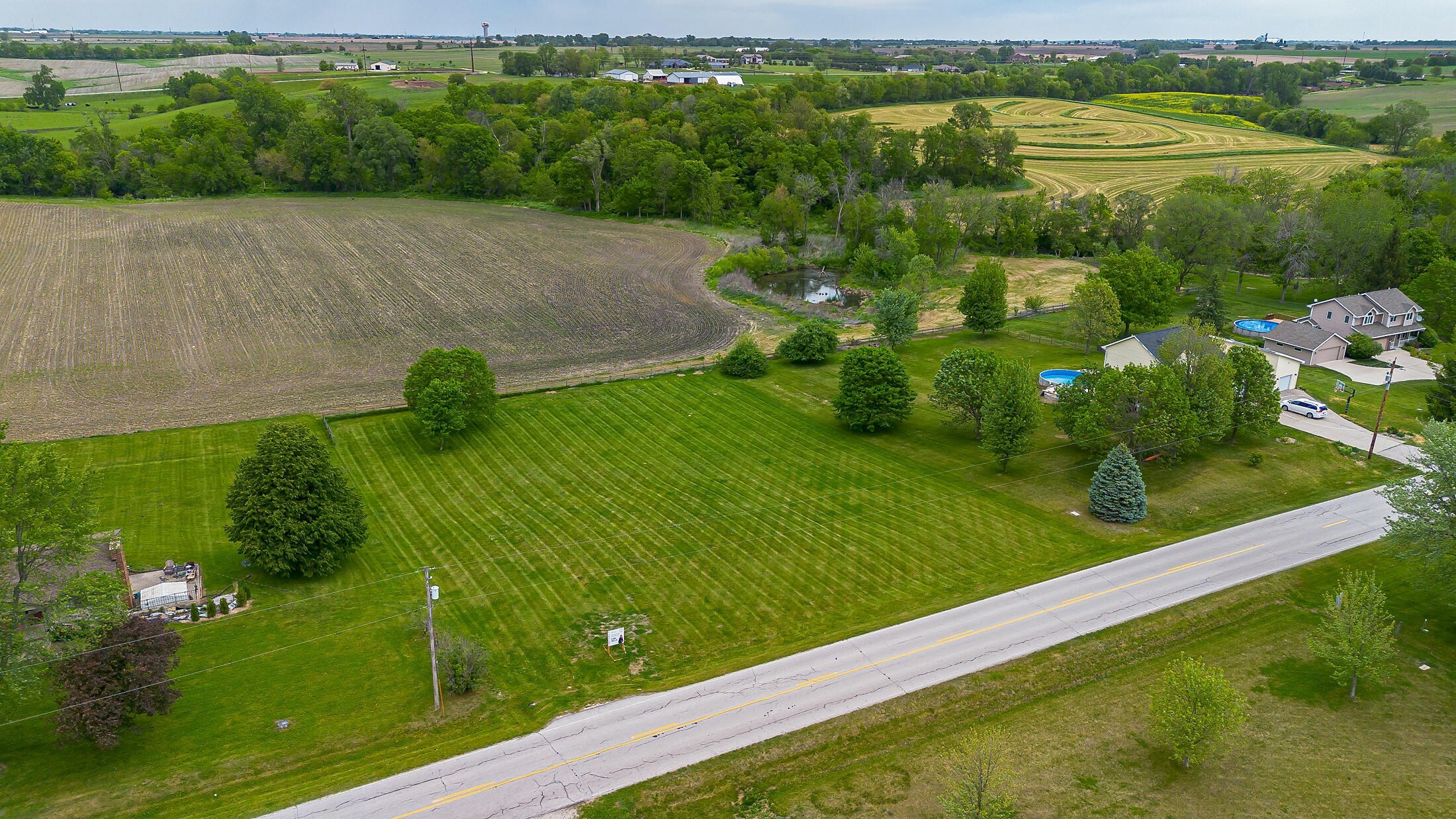 Property Photo: 8300 NE 50th Avenue IA 50009