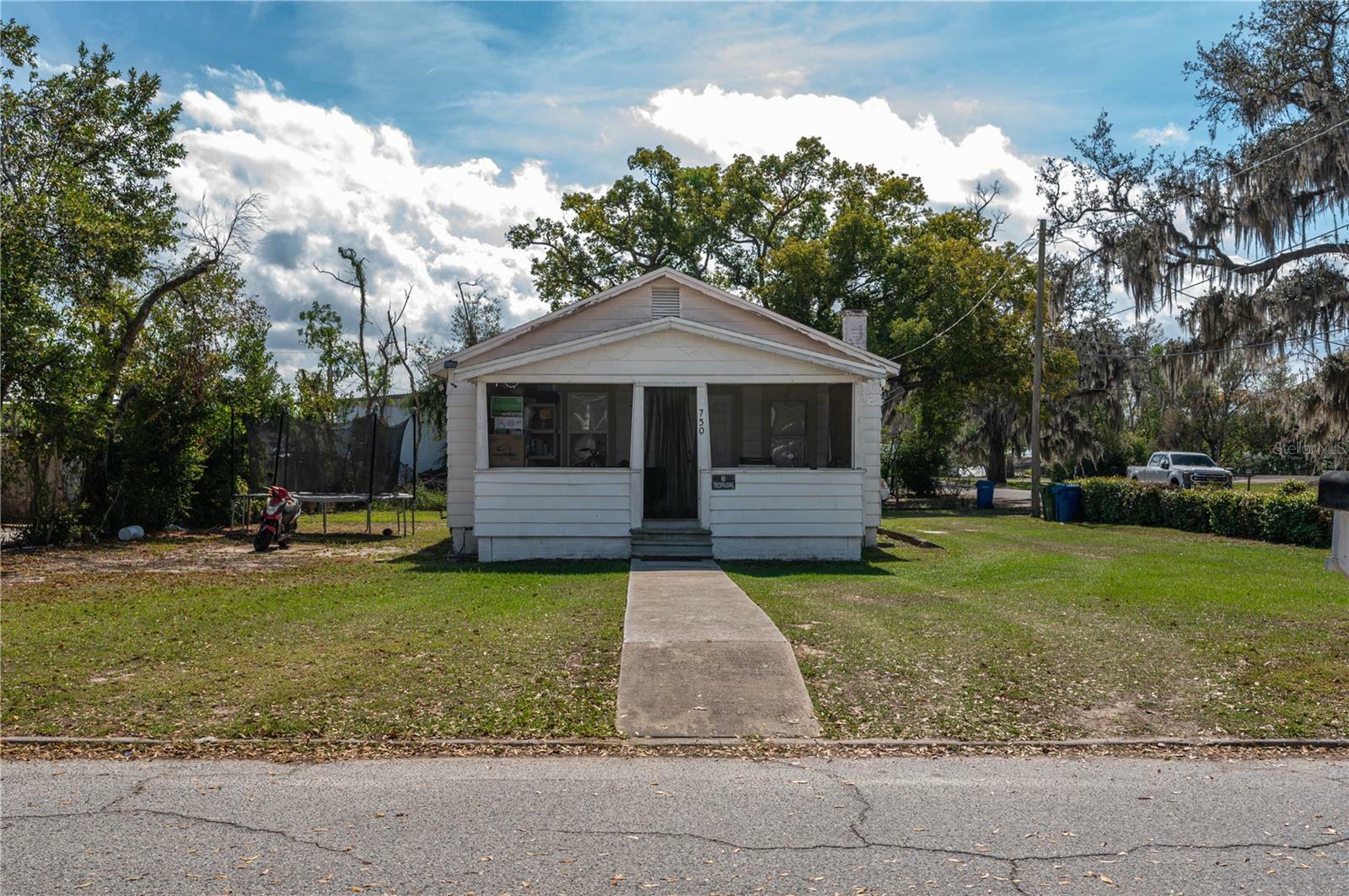 Property Photo:  750 Avenue O SW  FL 33880 