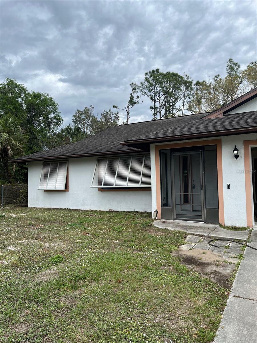 Property Photo: 2718 N Salford Boulevard FL 34286