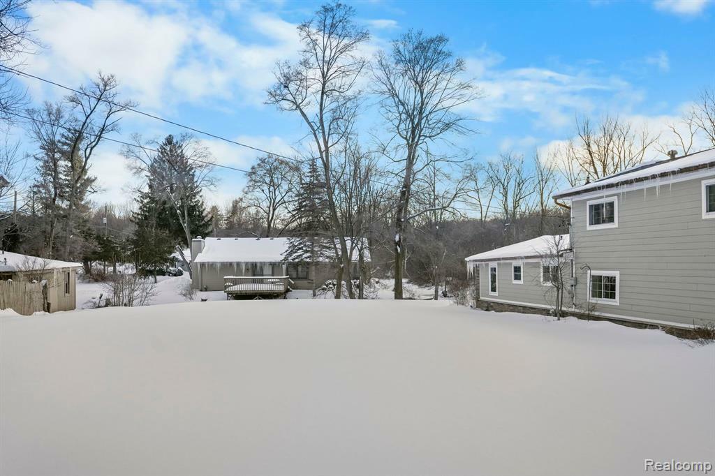 Property Photo: 2060 Dunwoodie Street MI 48462 8556