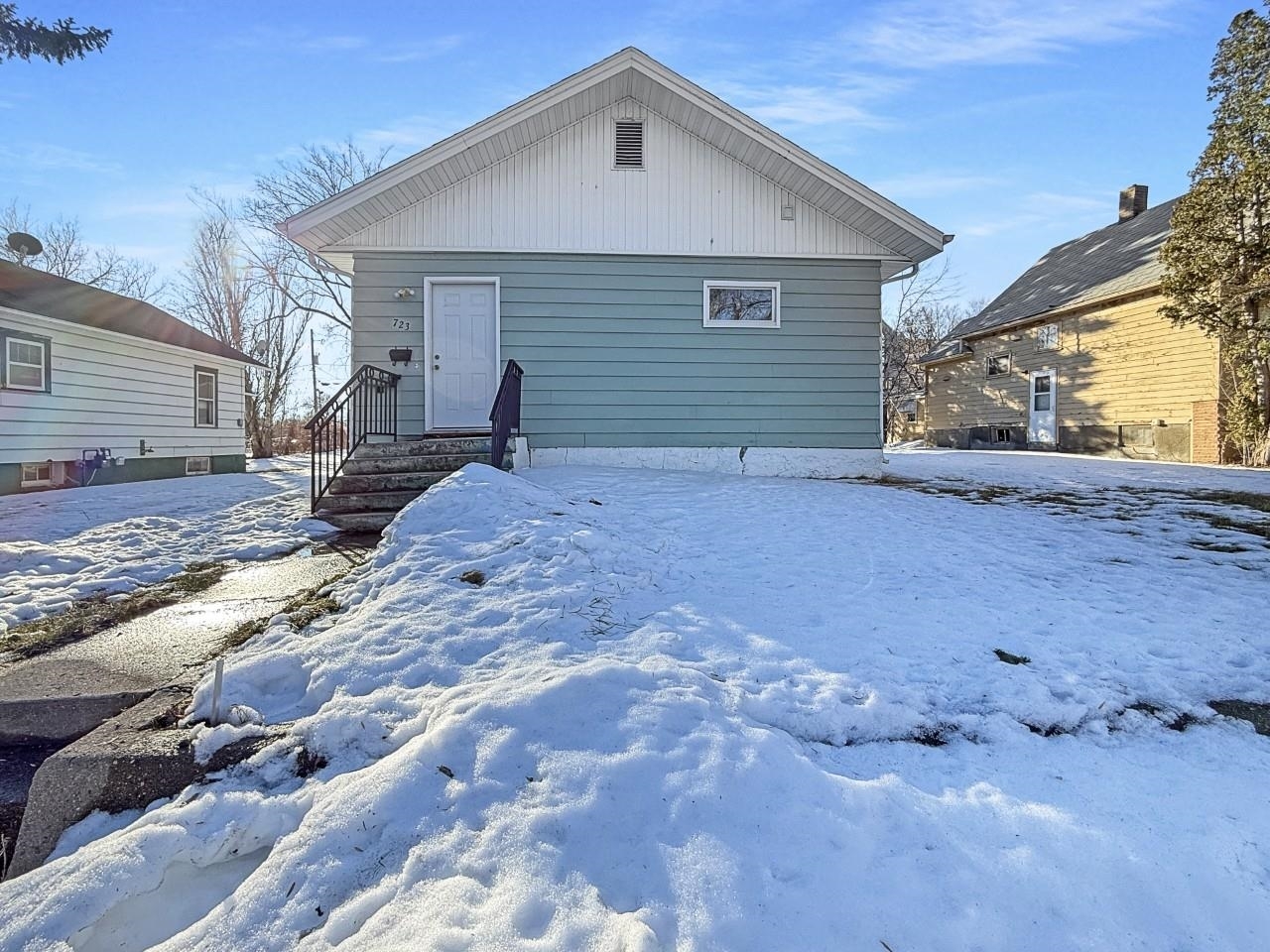 Property Photo:  723 5th St. NE  ND 58703 