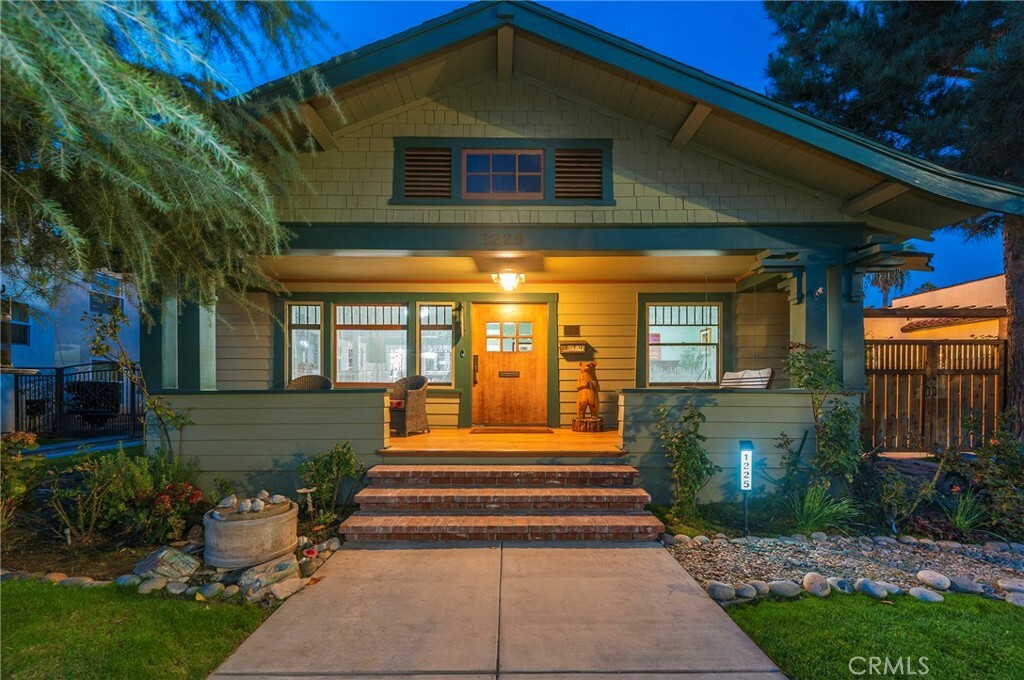 Property Photo:  1225 W Center Street  CA 92805 