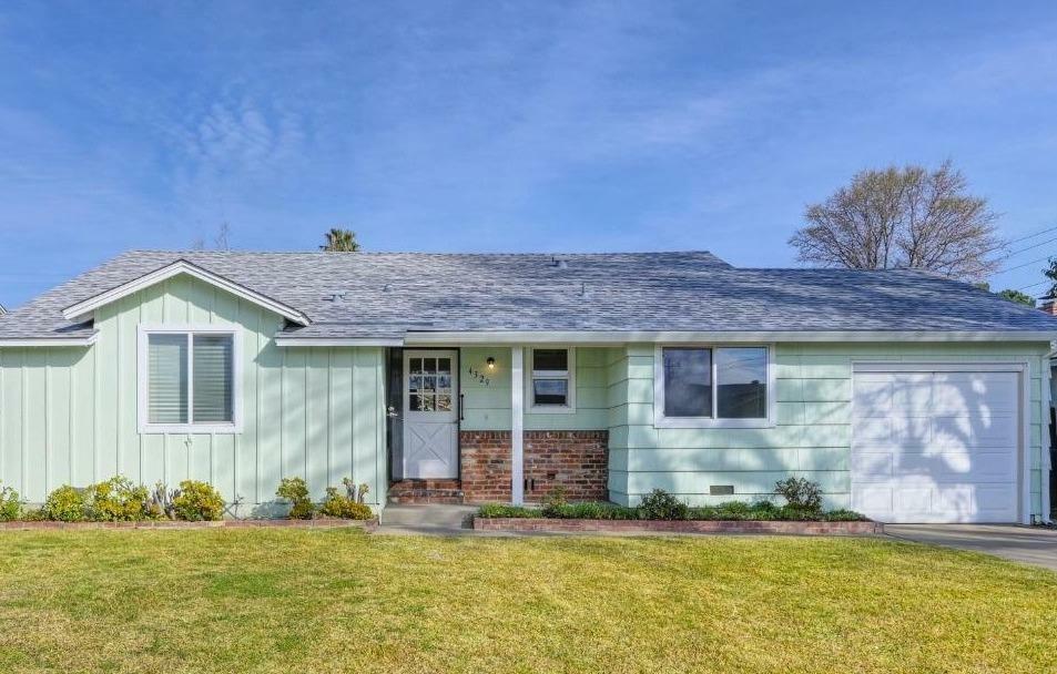 Property Photo:  4329 Hilts Avenue  CA 95824 