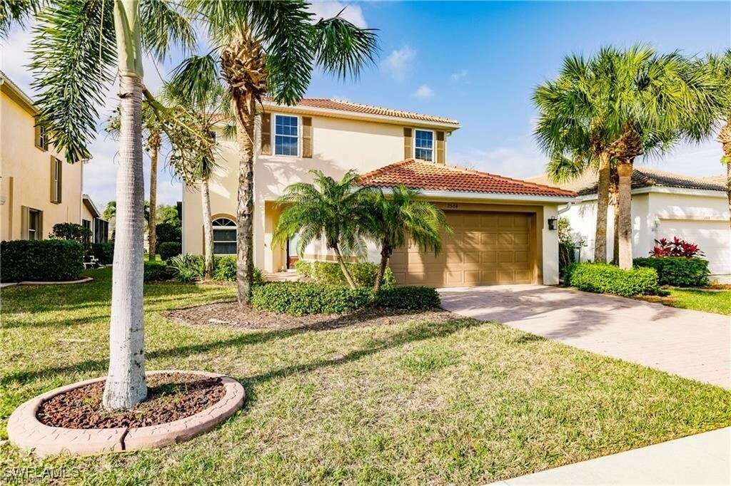 Property Photo:  2564 Keystone Lake Drive  FL 33909 