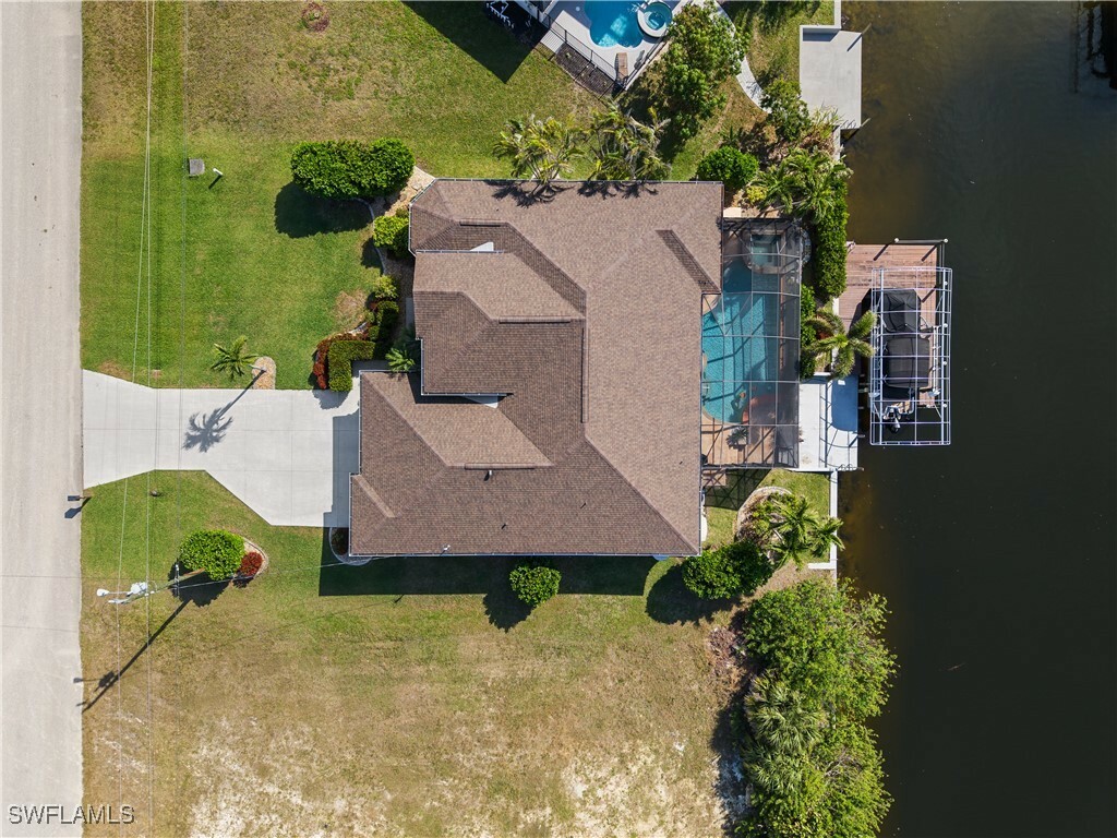 Property Photo:  810 NW 36th Avenue  FL 33993 