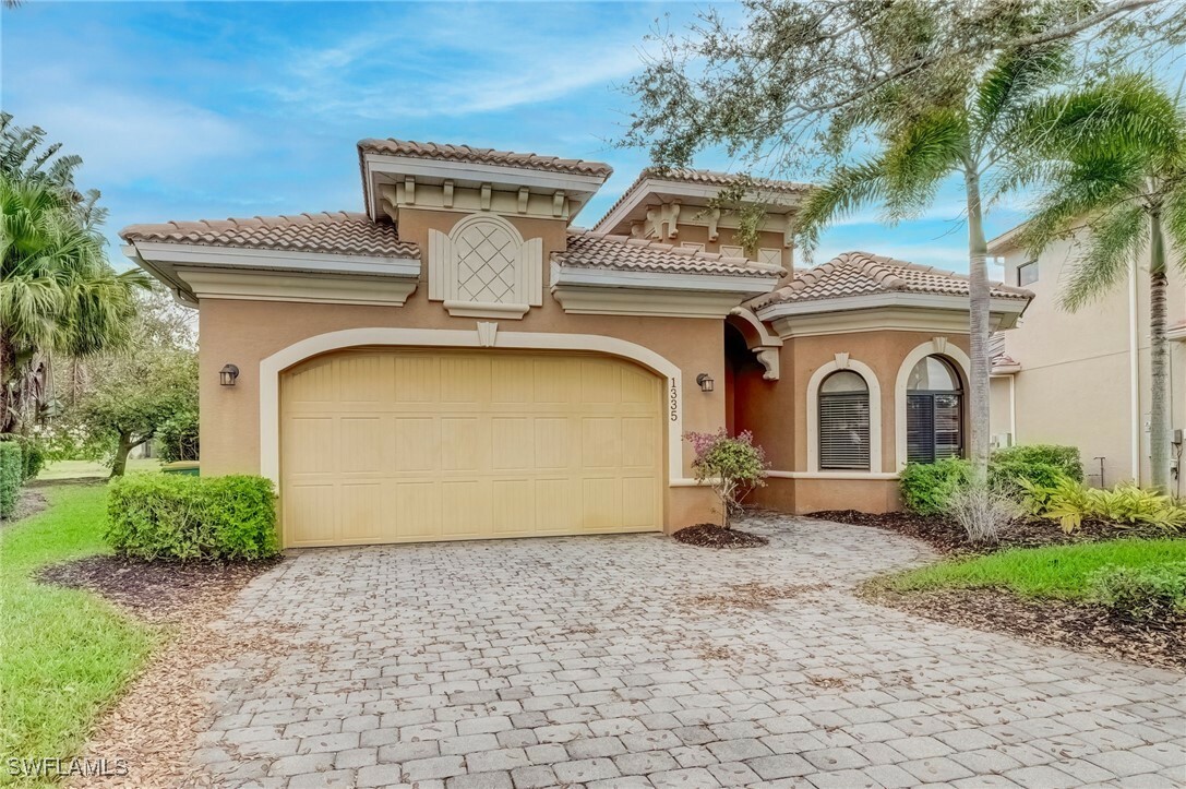 Property Photo:  1335 Andalucia Way  FL 34105 