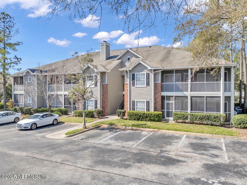 Property Photo: 10000 Gate Parkway N 2014 FL 32246