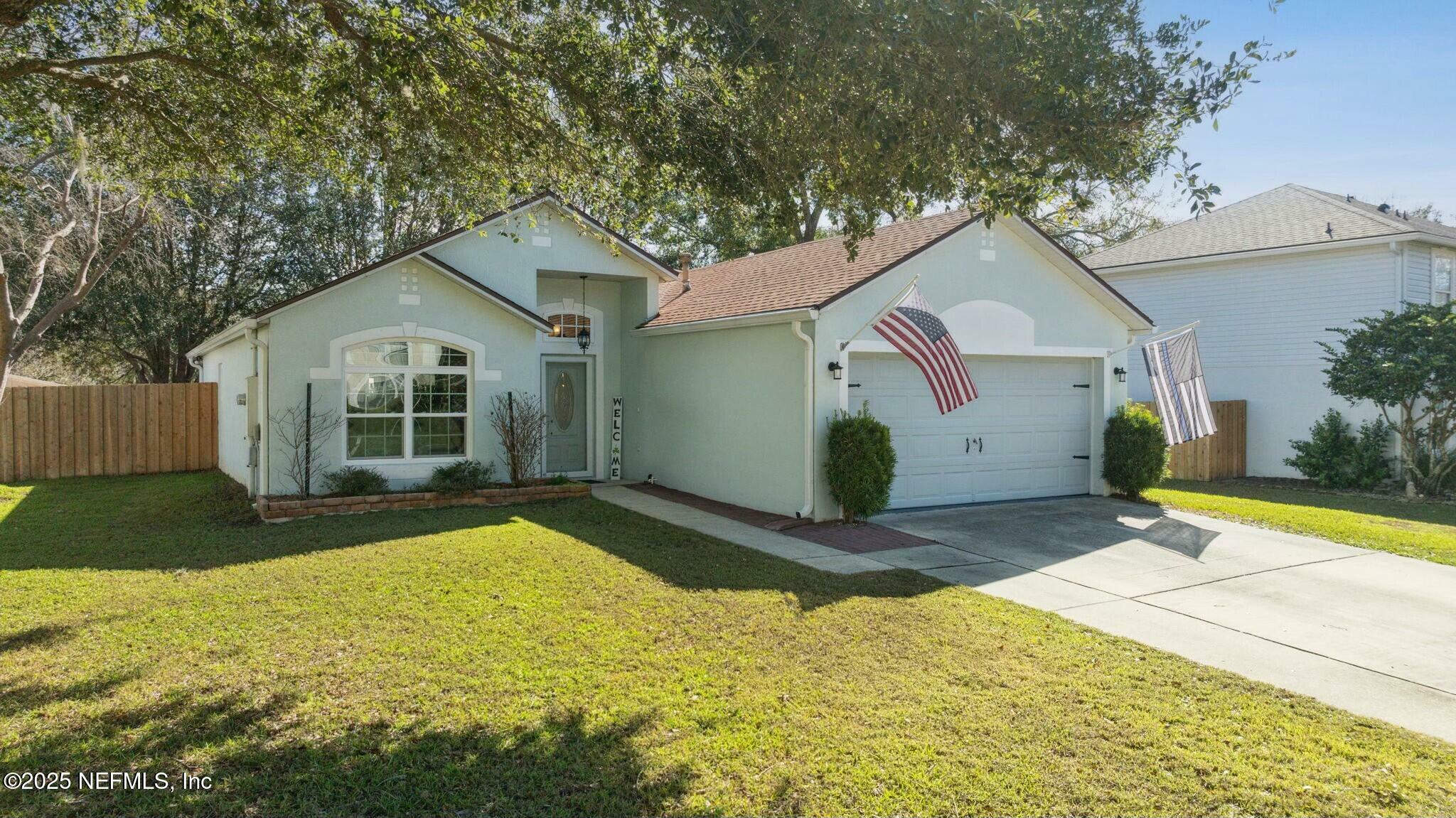 Property Photo: 12227 Glenn Hollow Drive FL 32226