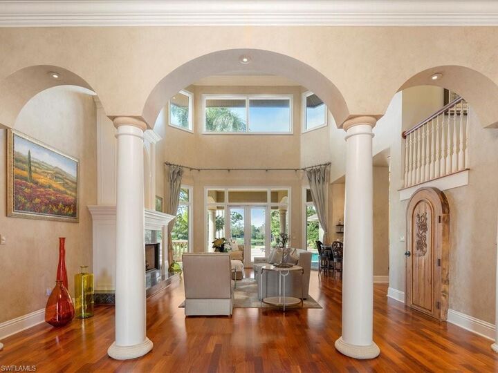 Property Photo: 741 Hickory Rd FL 34108