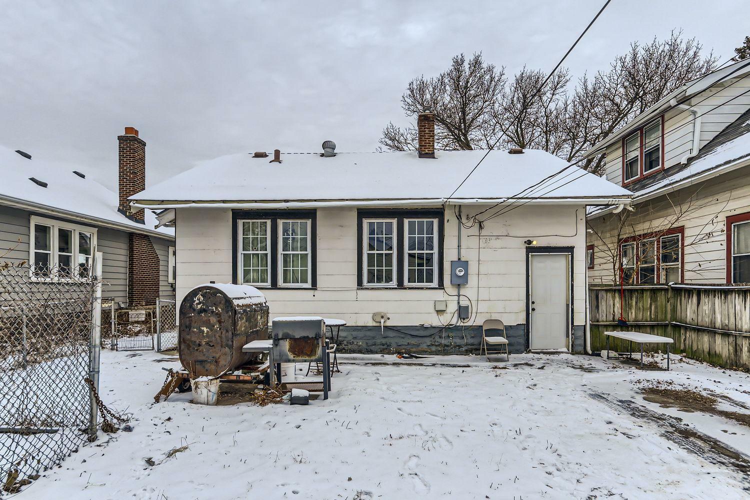 Property Photo:  1535 Carroll Avenue  MN 55104 