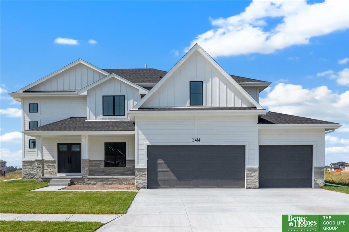 Property Photo: 10118 S 191st Street NE 68136