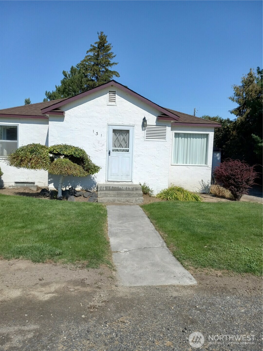 Property Photo: 131 Hamilton Street WA 98830