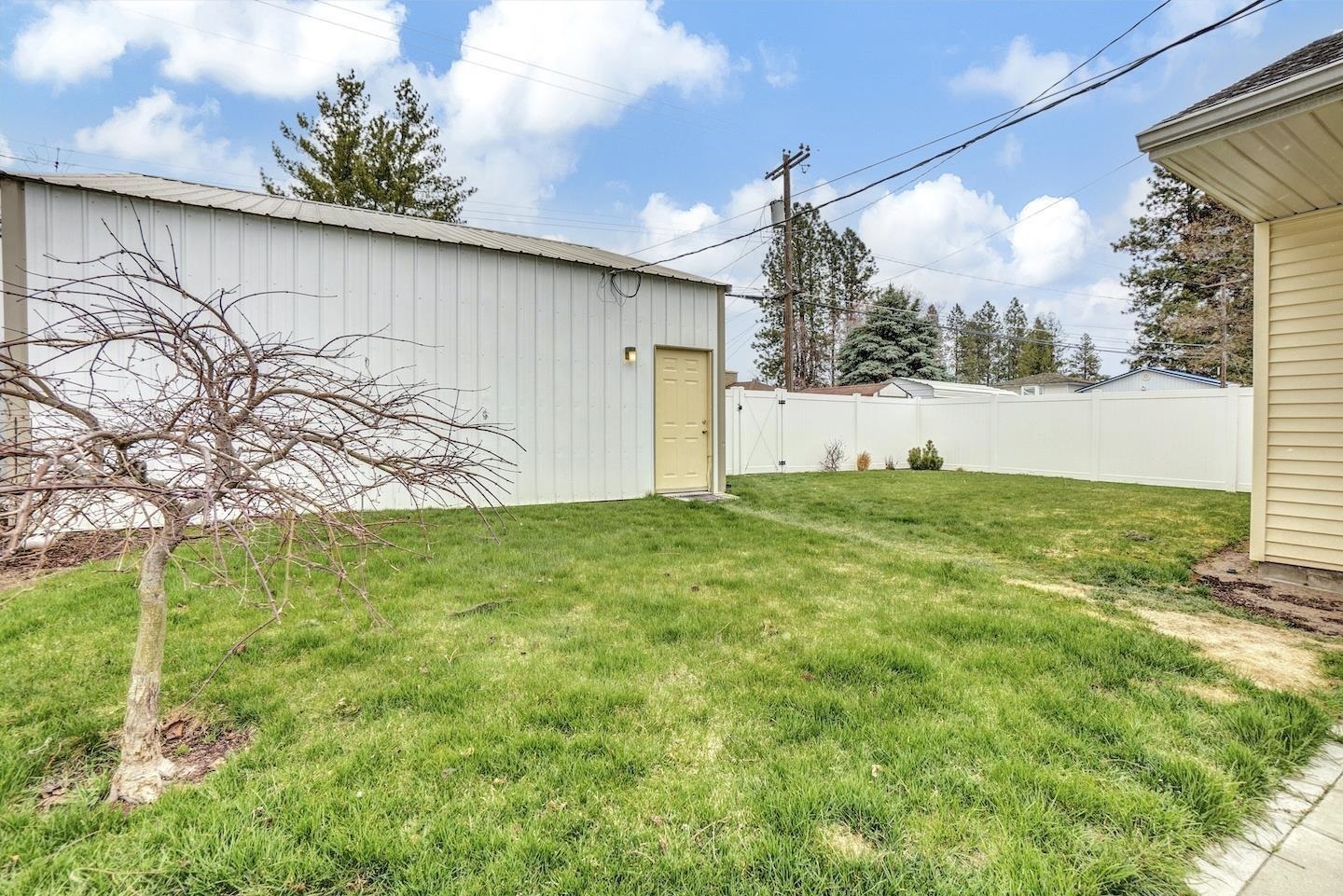 Property Photo:  328 W Nebraska Ave  WA 99205 