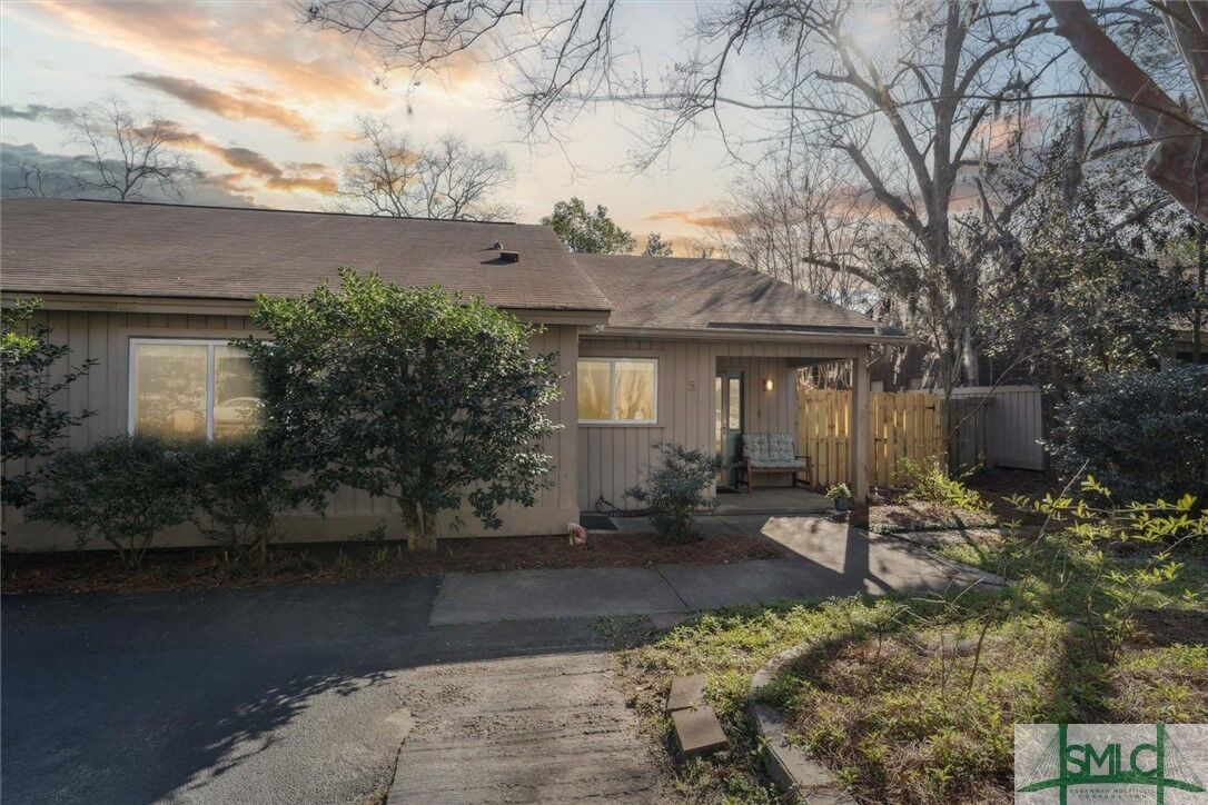 Property Photo:  5 Bent Oaks Court  GA 31404 