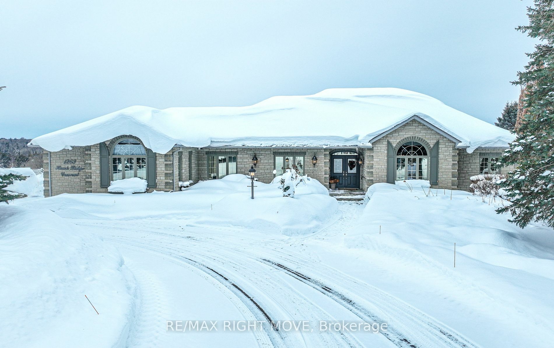 1263 Hawk Ridge Cres  Severn ON L3V 0Y6 photo