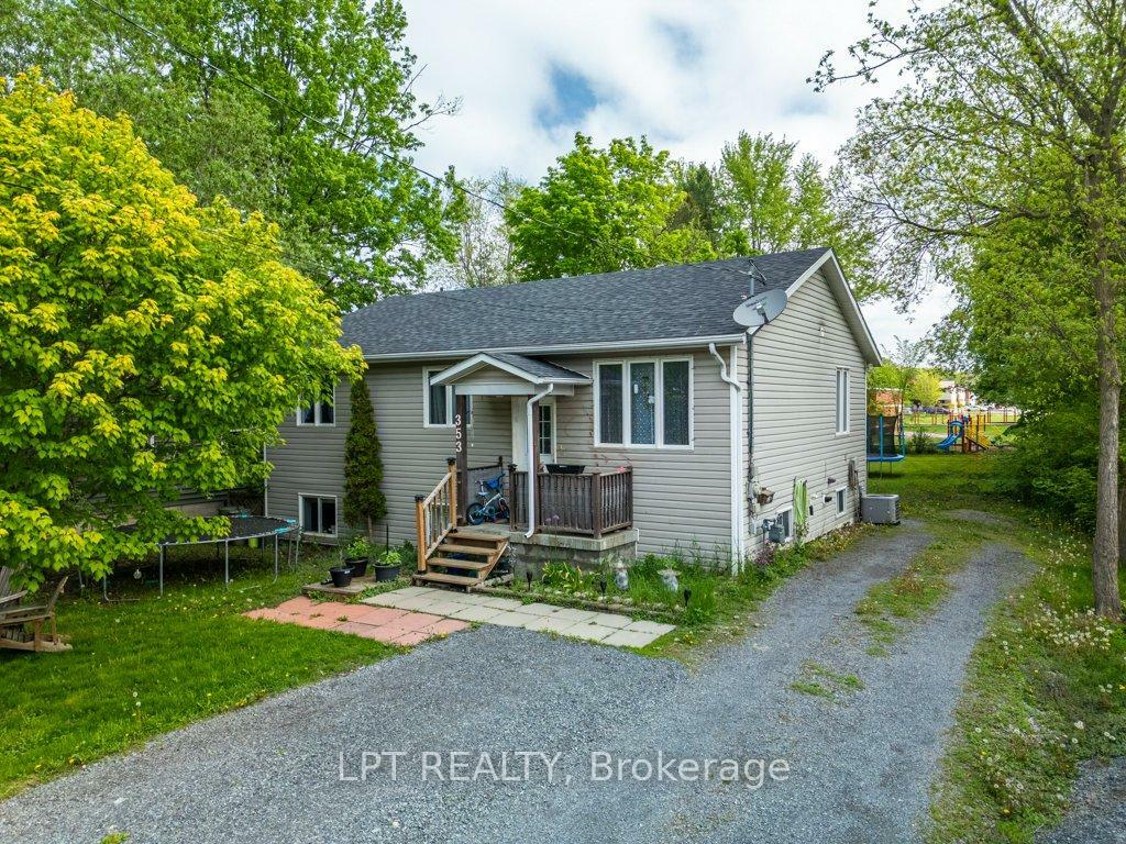 Property Photo: 353 Charles St N ON K7G 1V6