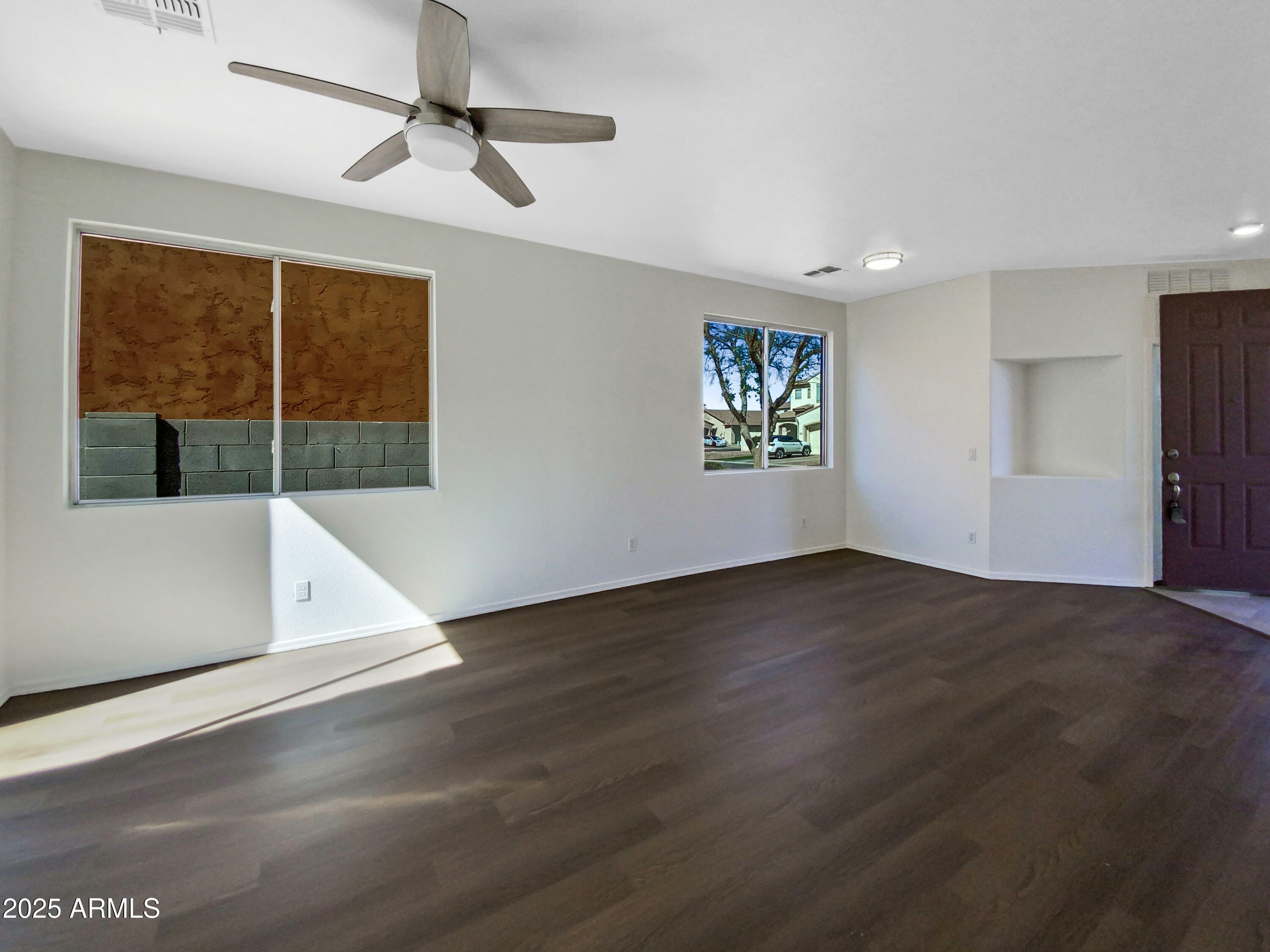 Property Photo:  1131 E Catino Street  AZ 85140 