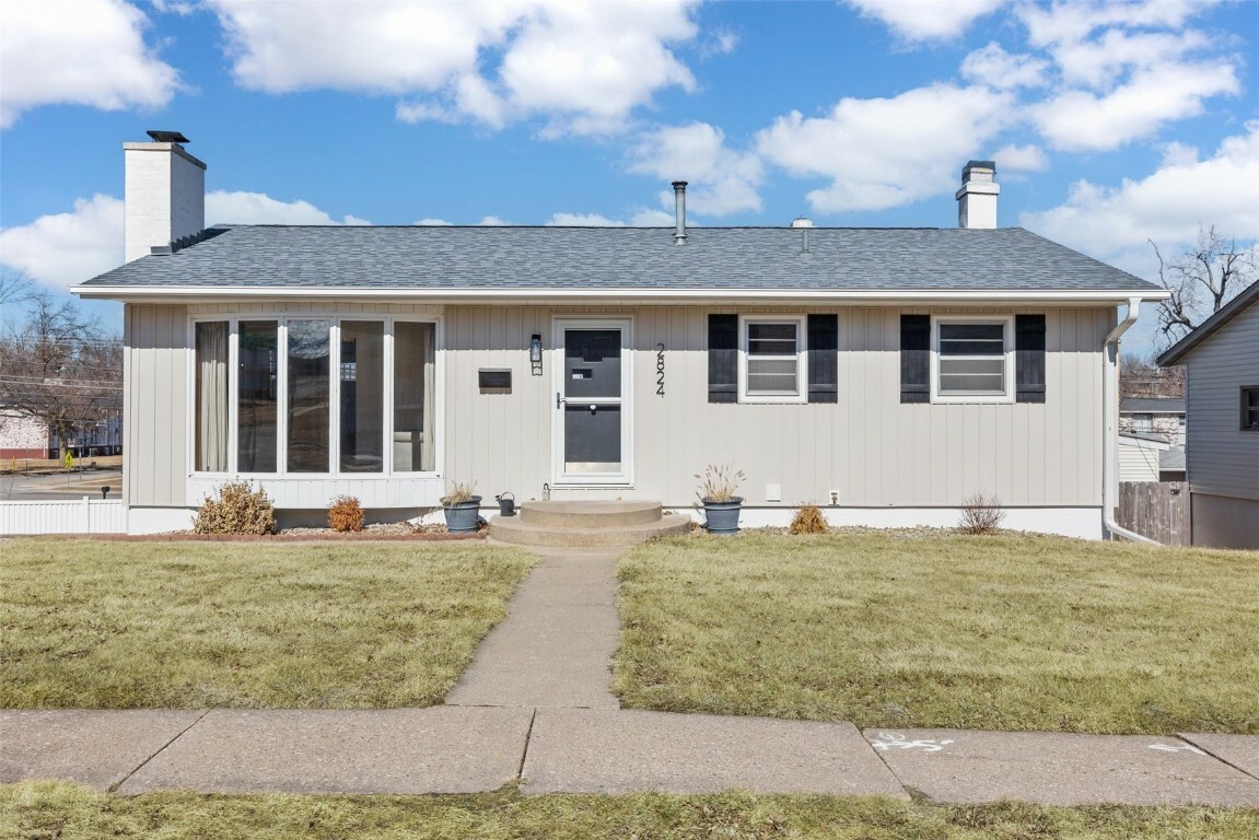 Property Photo: 2824 Muriel Drive NW IA 52405