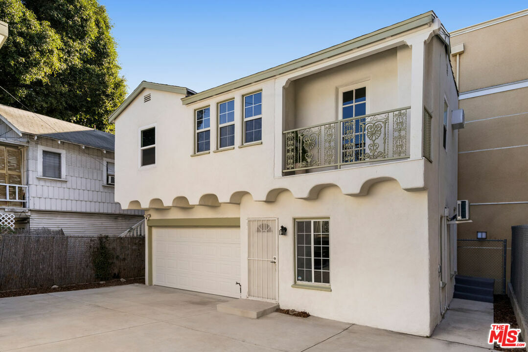 Property Photo:  3538 London St  CA 90026 