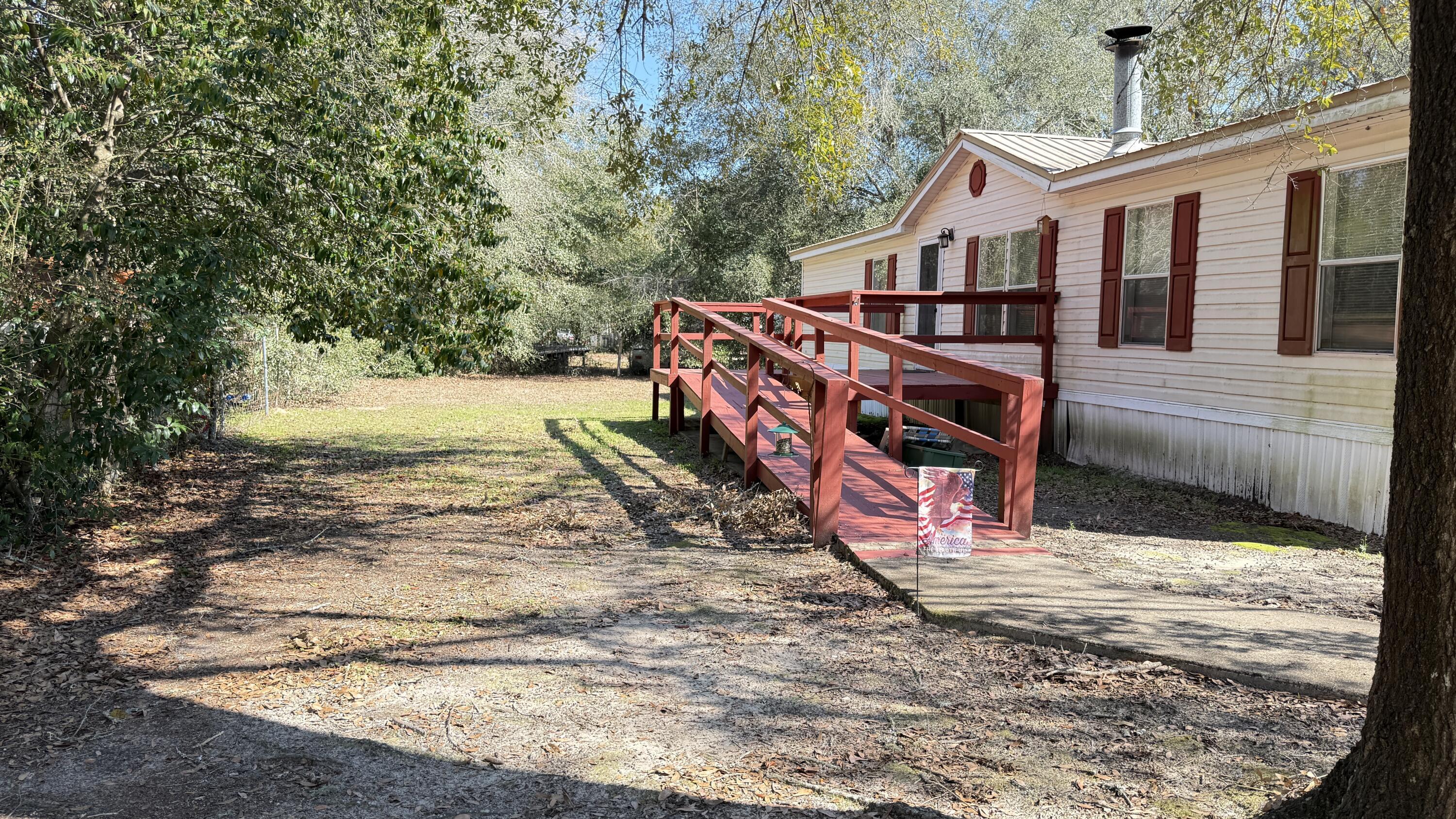 Property Photo: 5243 Morris Street FL 32539
