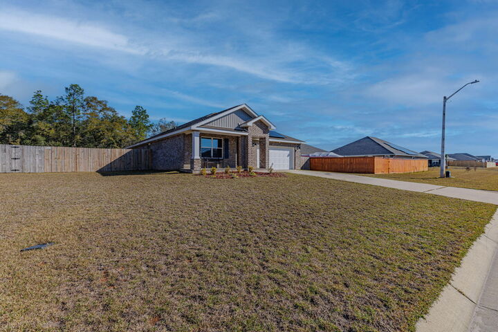 Property Photo: 8628 Tarsus Drive FL 32583
