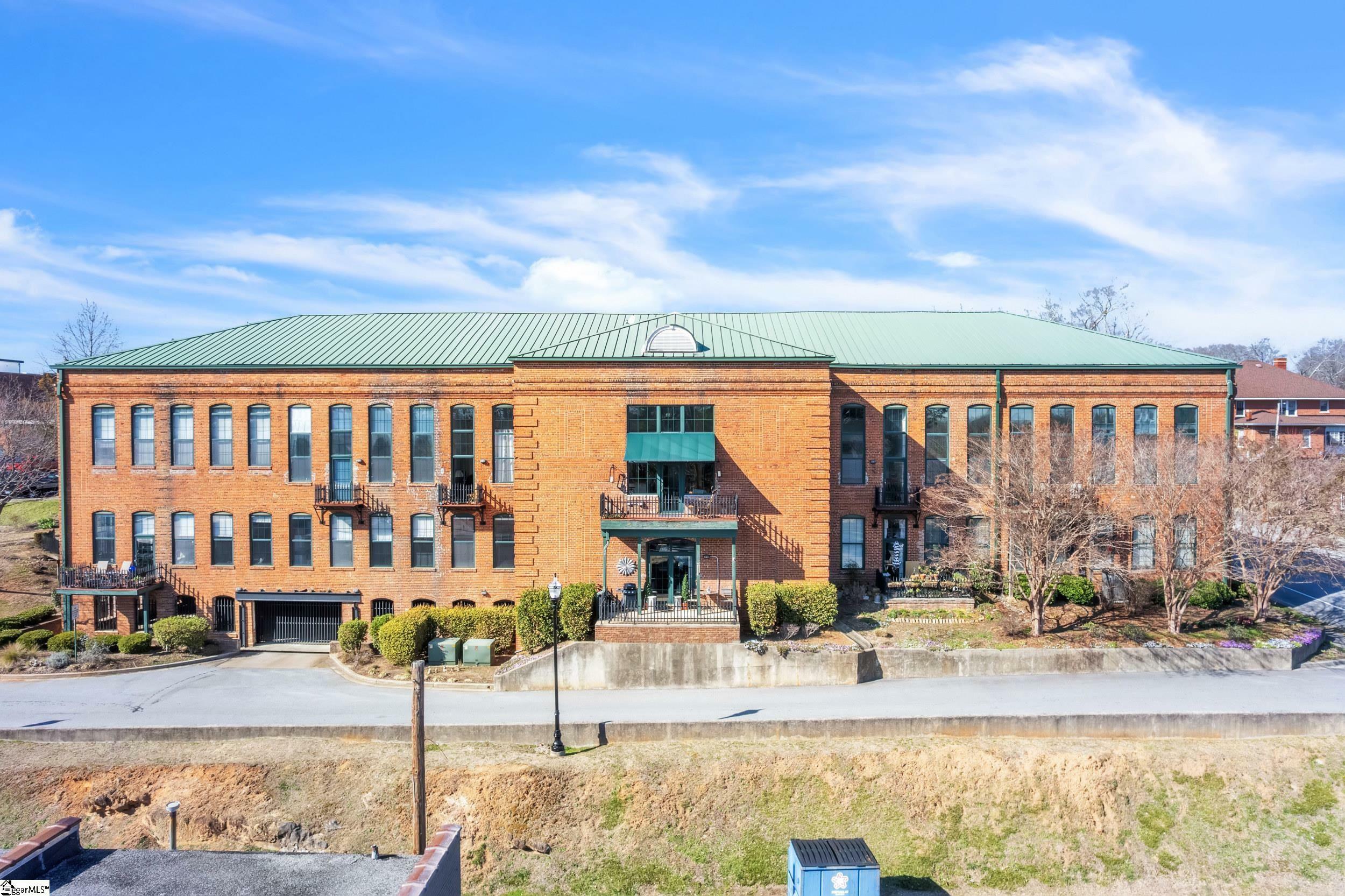 Property Photo: 102 Russell Street 205 SC 29640