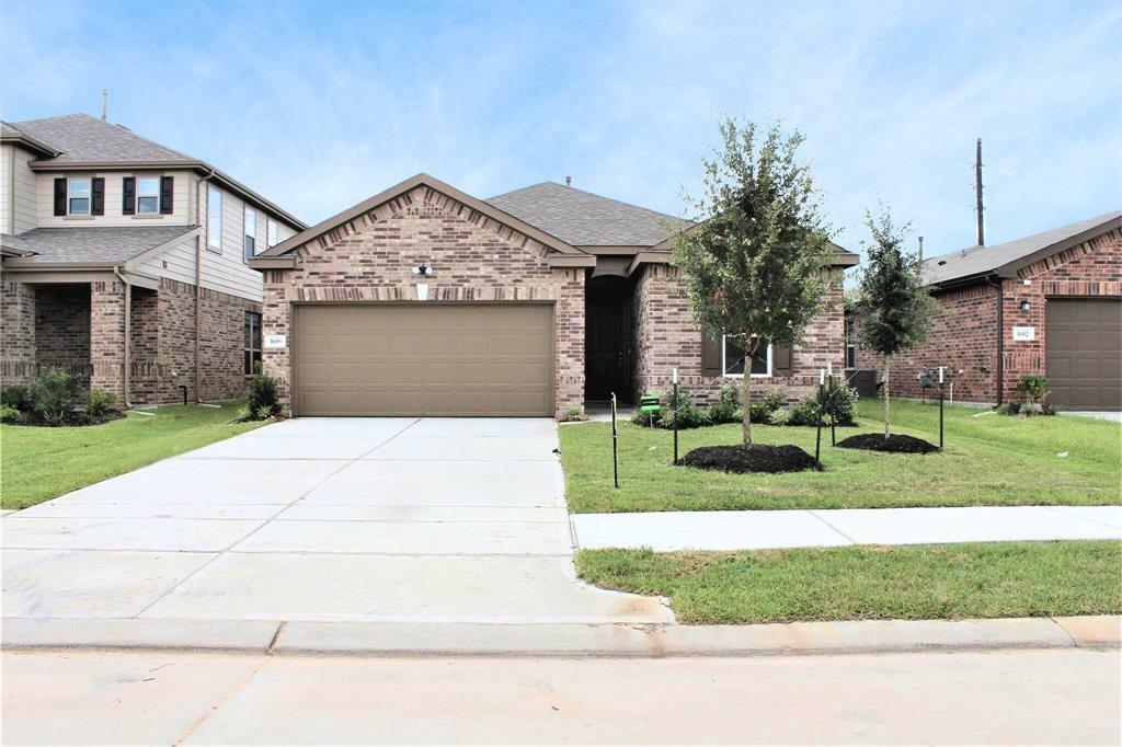 Property Photo: 1606 Cheshire Creek Lane TX 77494