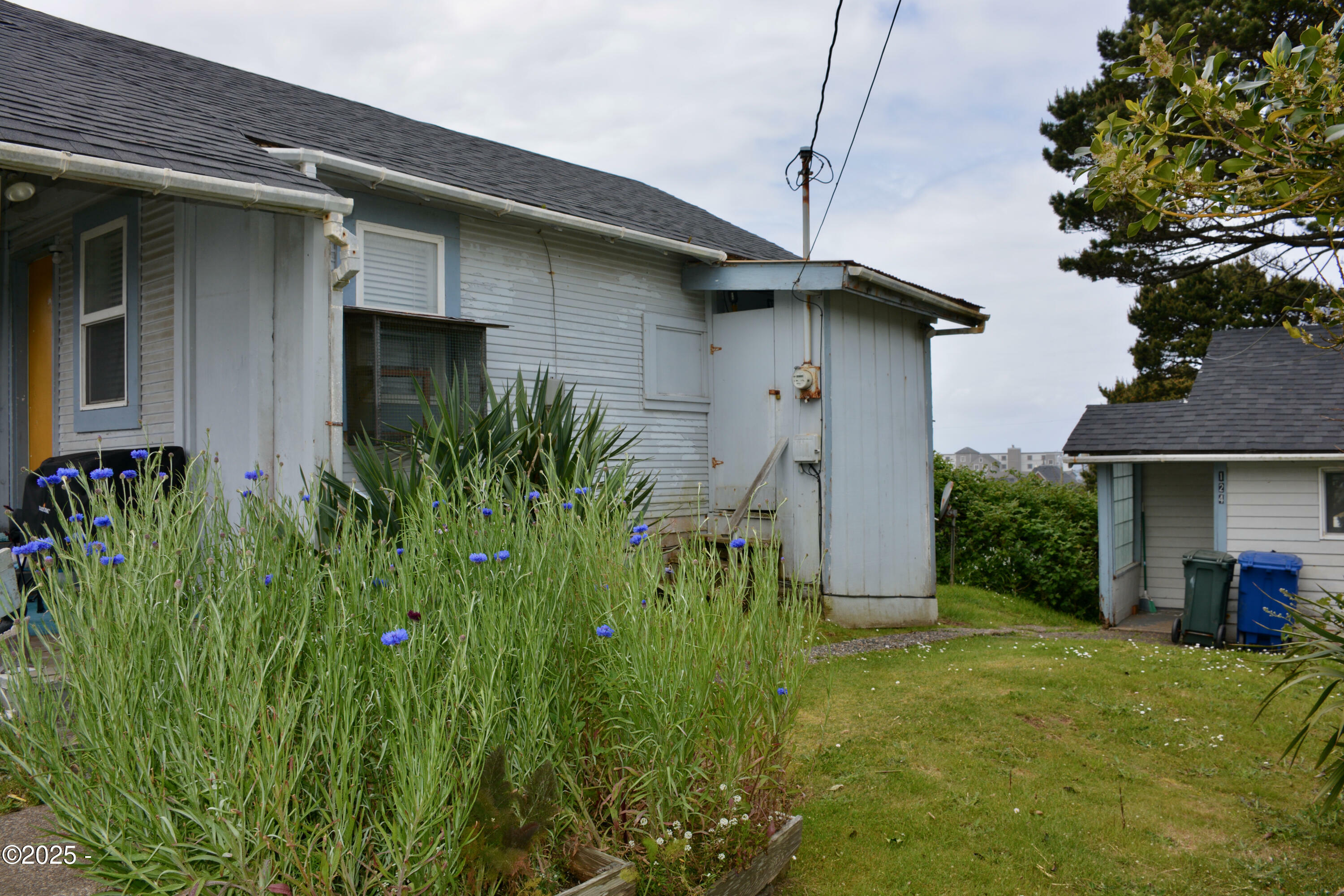 Property Photo: 130 SW Brook Street OR 97365
