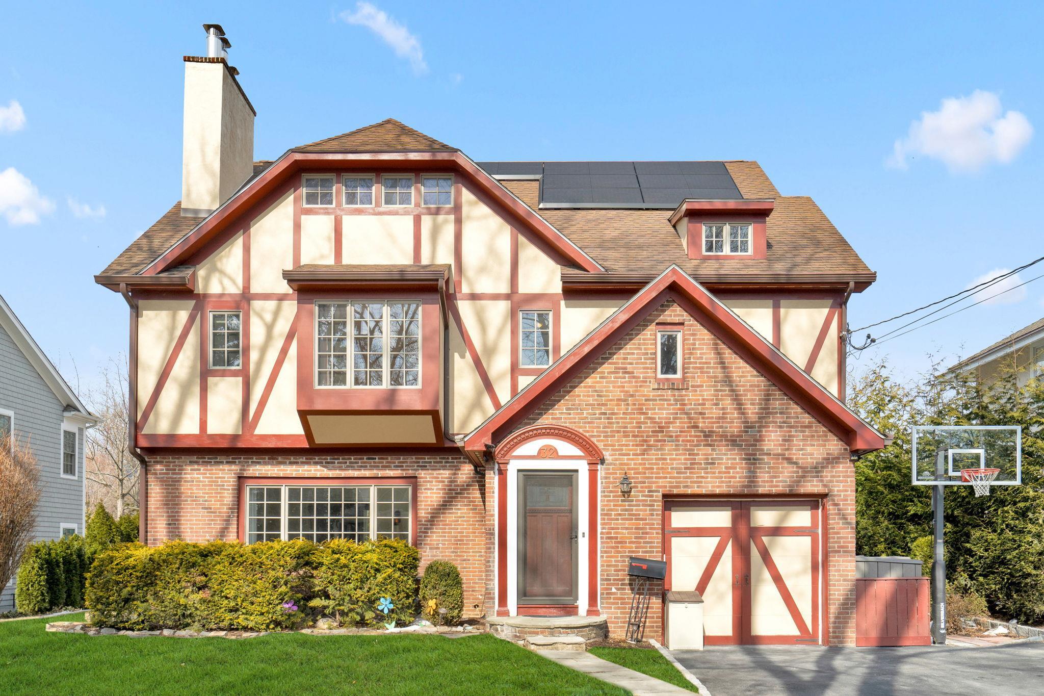 Property Photo:  32 Wynmor Road  NY 10583 
