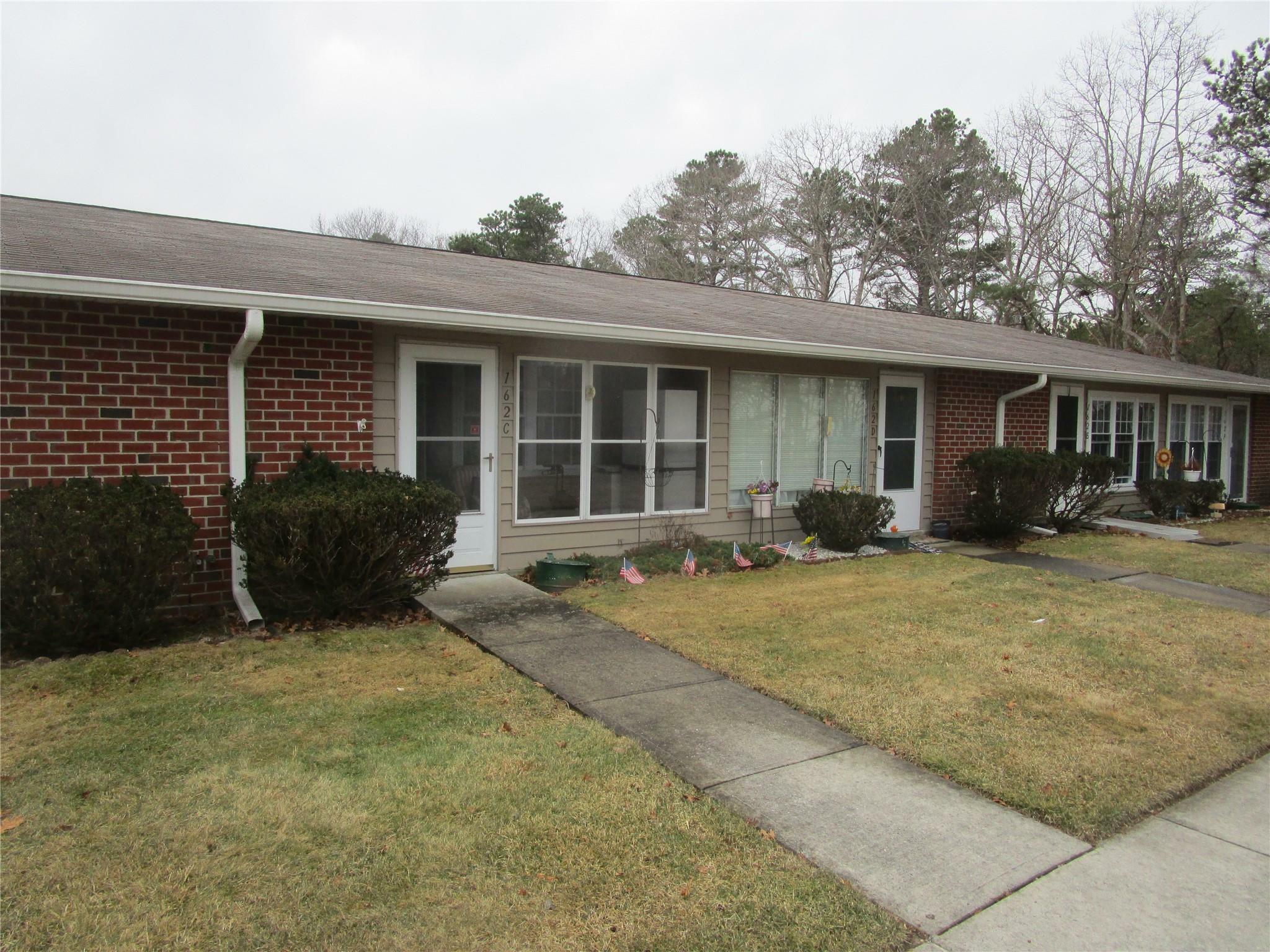 162C Falmouth Court  Ridge NY 11961 photo