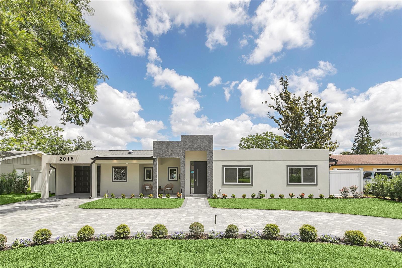 Property Photo: 2015 Summerfield Road FL 32792
