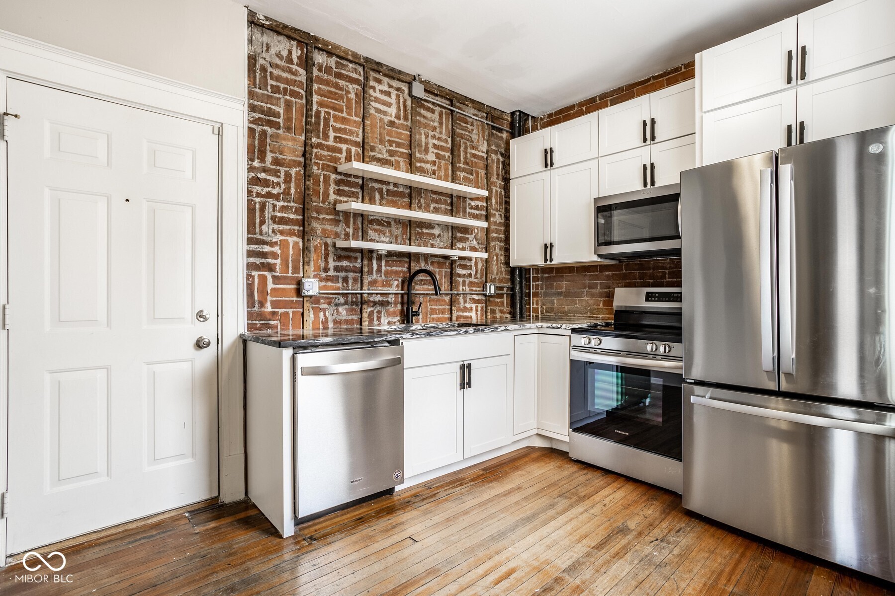 Property Photo:  643 Fort Wayne Avenue B &Amp D  IN 46204 
