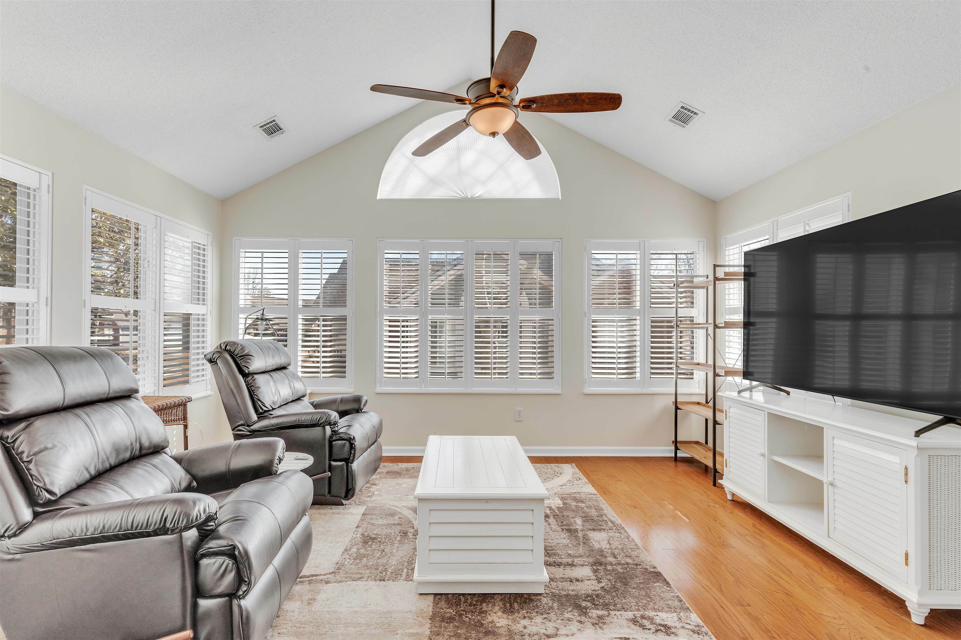 Property Photo: 1213 Oak Timber Cir 25 TN 38017