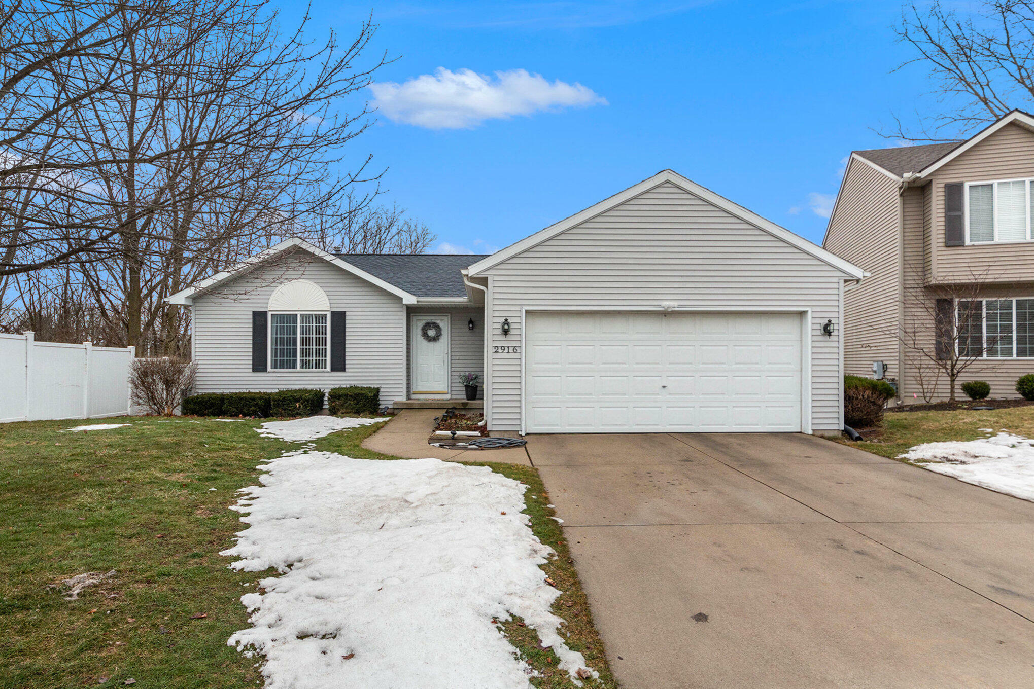 2916 Wingate Drive SE  Kentwood MI 49512 photo