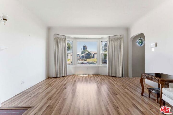 Property Photo: 10215 S St Andrews Place CA 90047