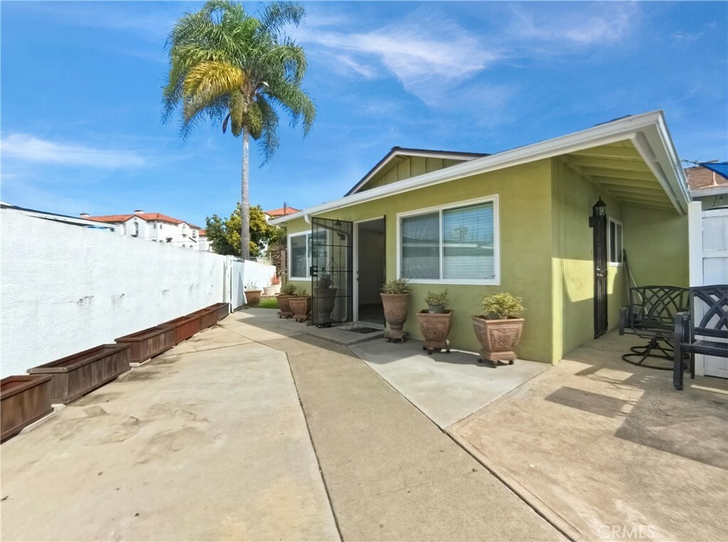 Property Photo: 3613 W Marian Way CA 92804