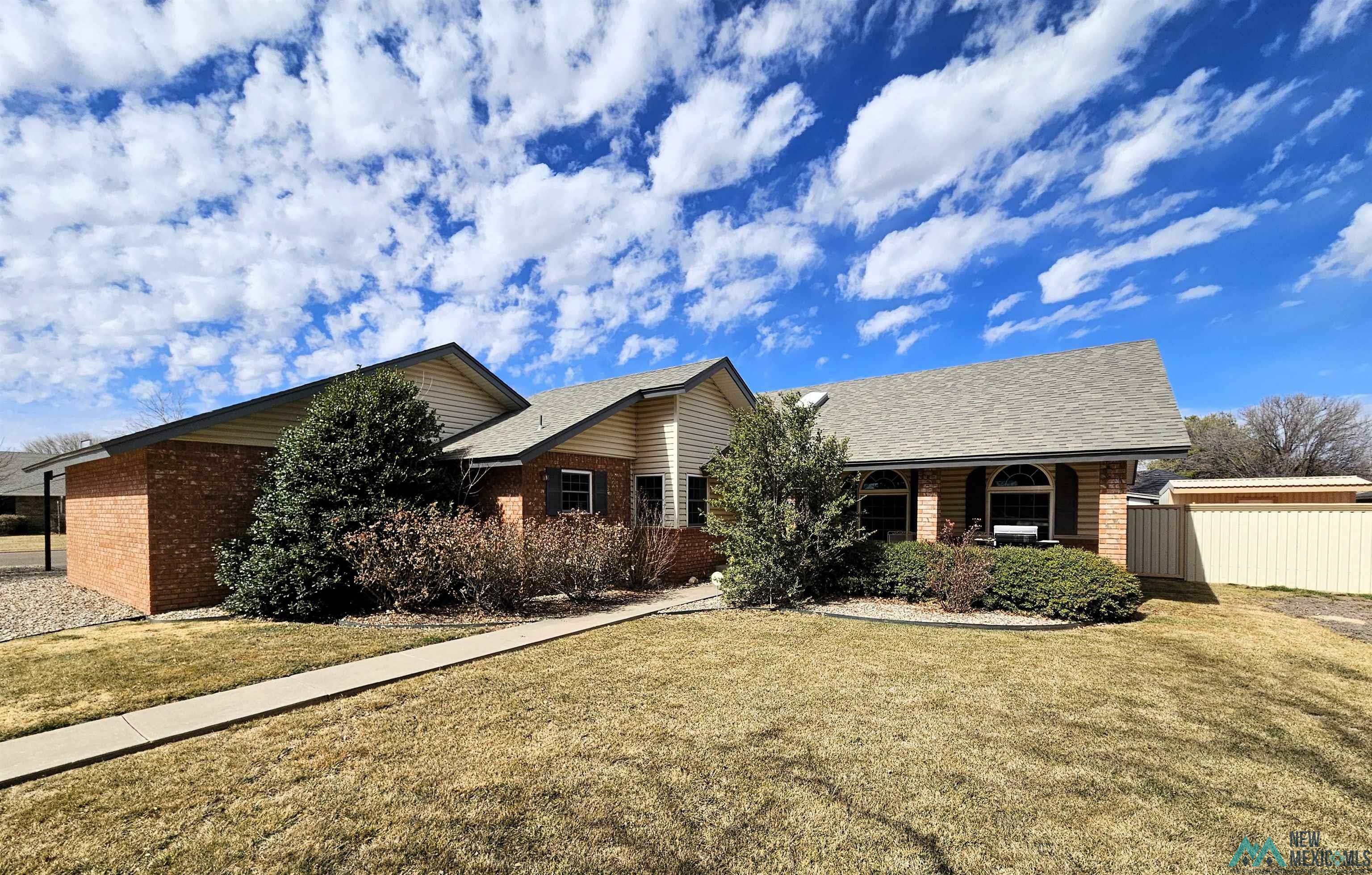 Property Photo: 2101 Fairway Terrace NM 88101