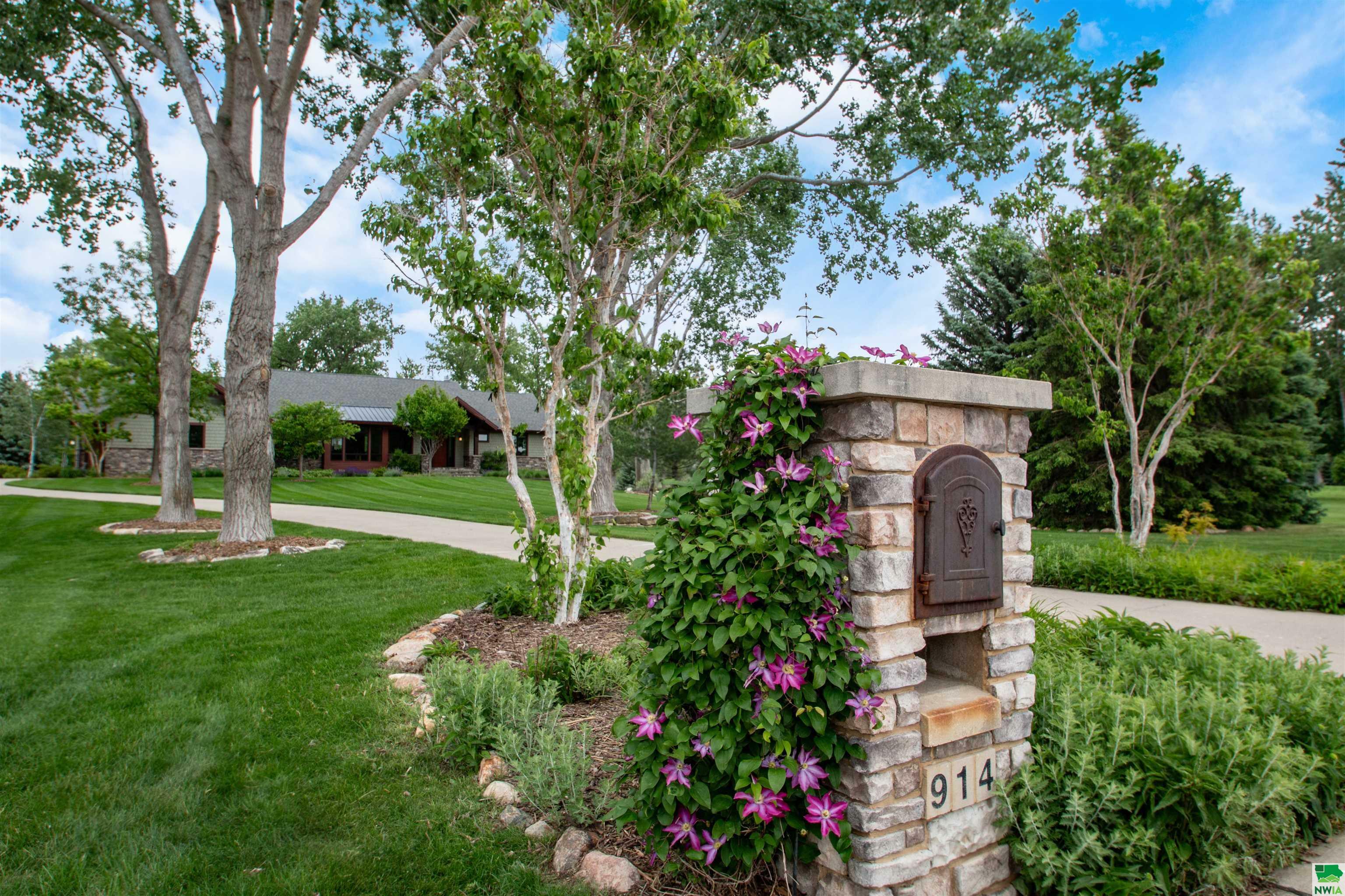 Property Photo: 914 Wynstone Drive SD 57038