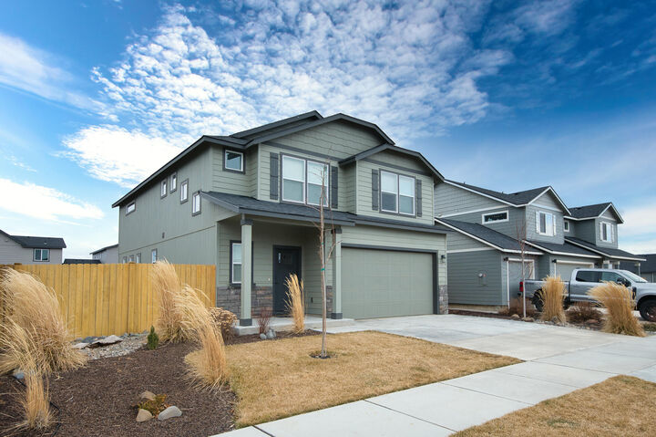 3330 NW 9th Street  Redmond OR 97756 photo