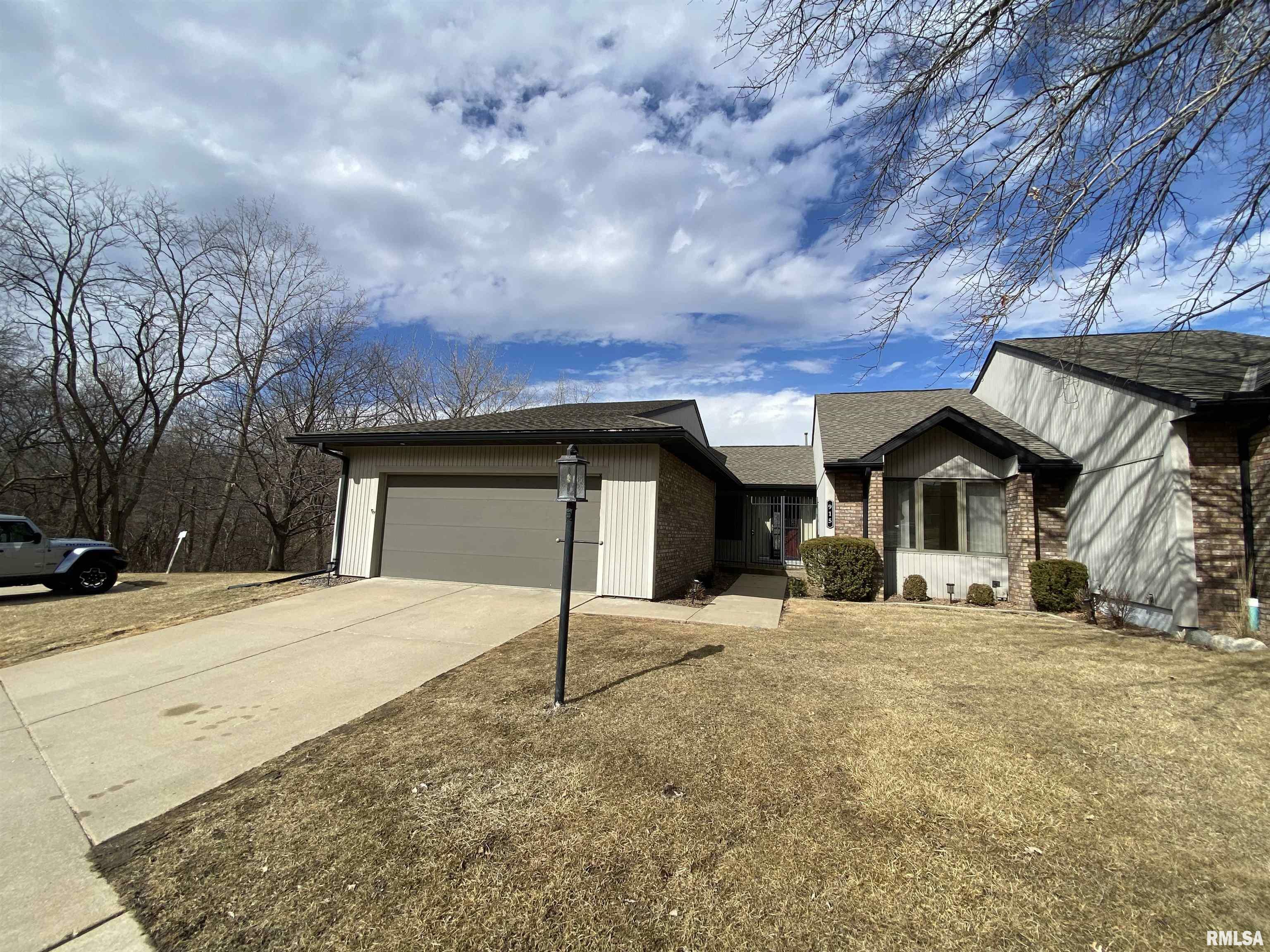 Property Photo:  915 W Chalon Place  IL 61614 