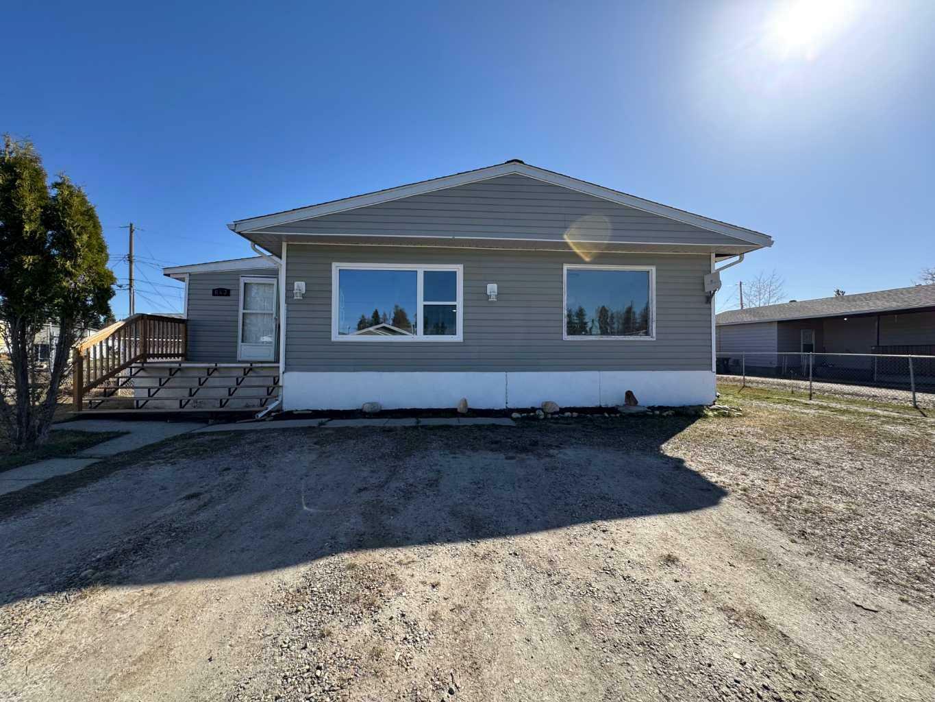 643 53 Street  Edson AB T7E 1K4 photo