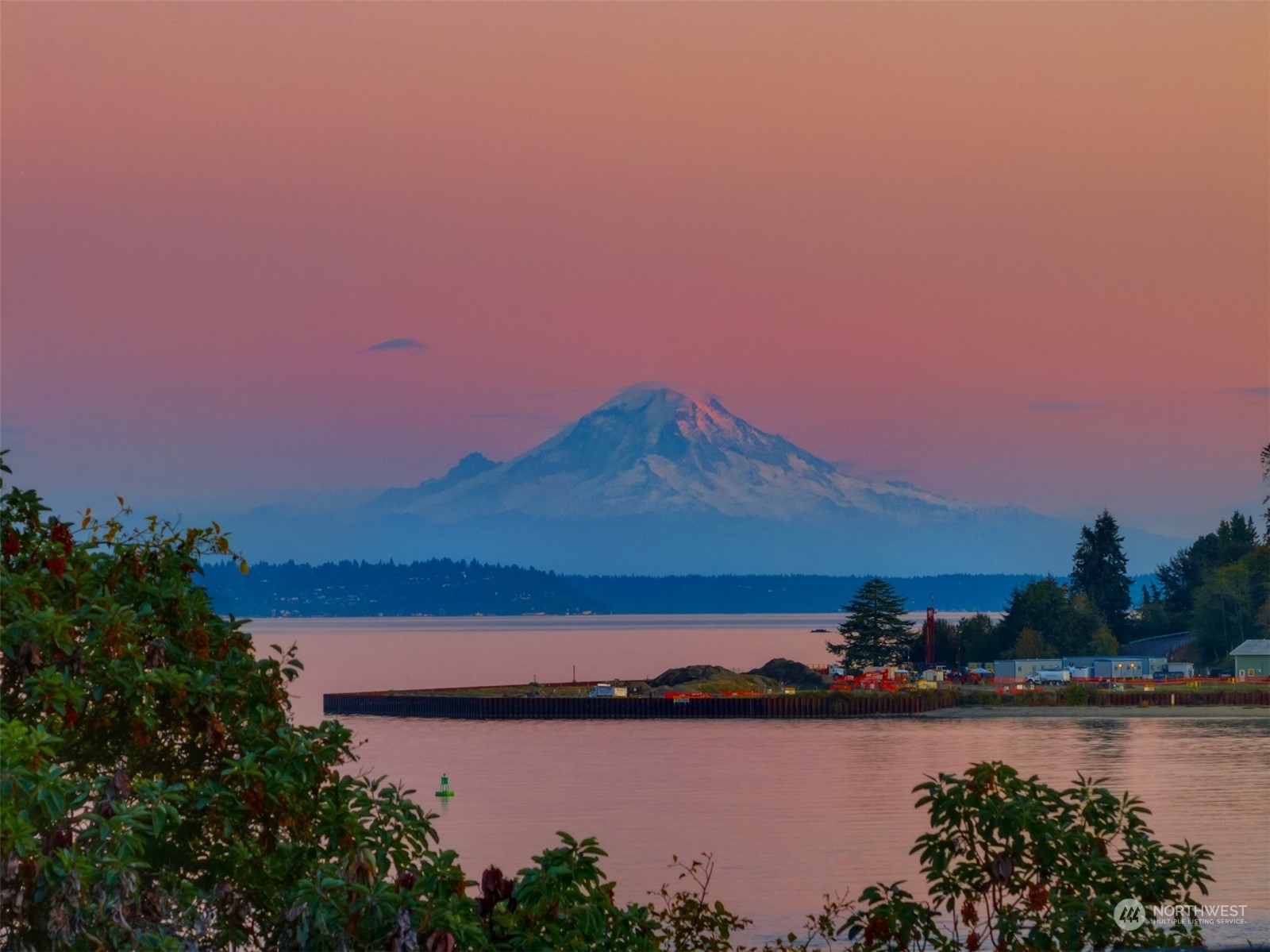 Property Photo: 109 Eagle Place NE WA 98110