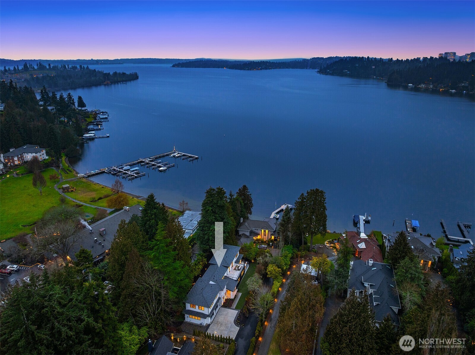 Property Photo: 9212 SE 33rd Place WA 98040