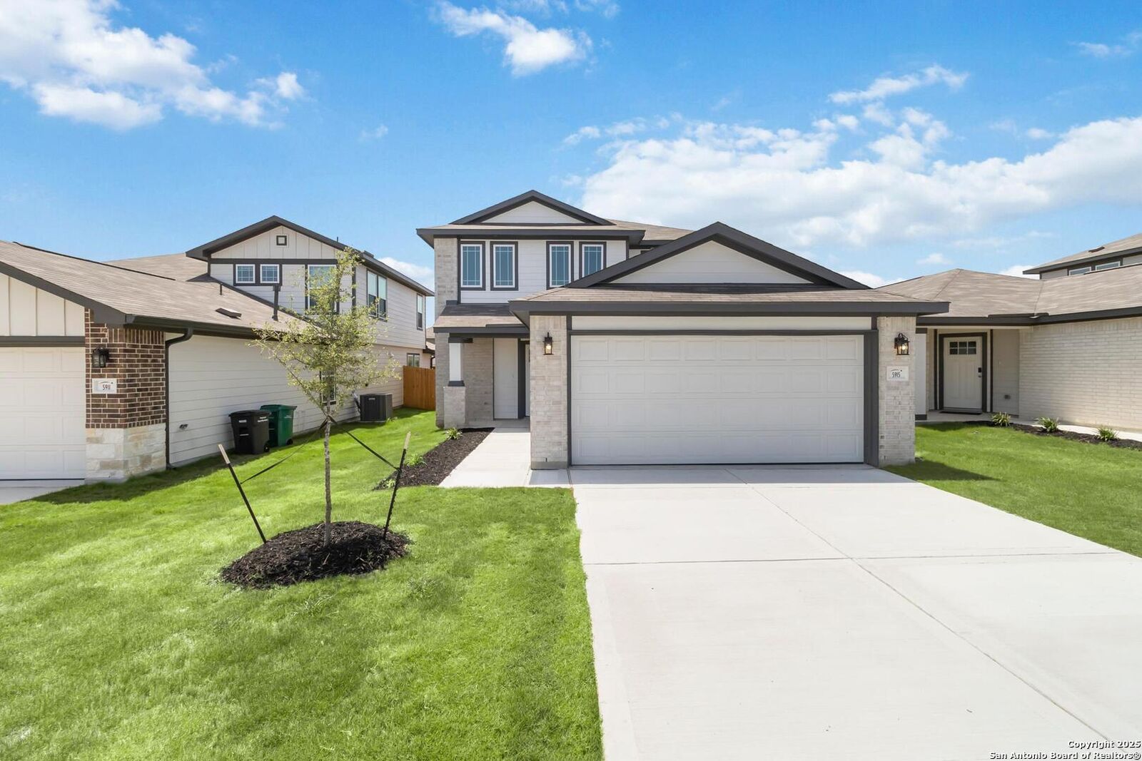 Property Photo: 5915 Willow Point Blvd TX 78219