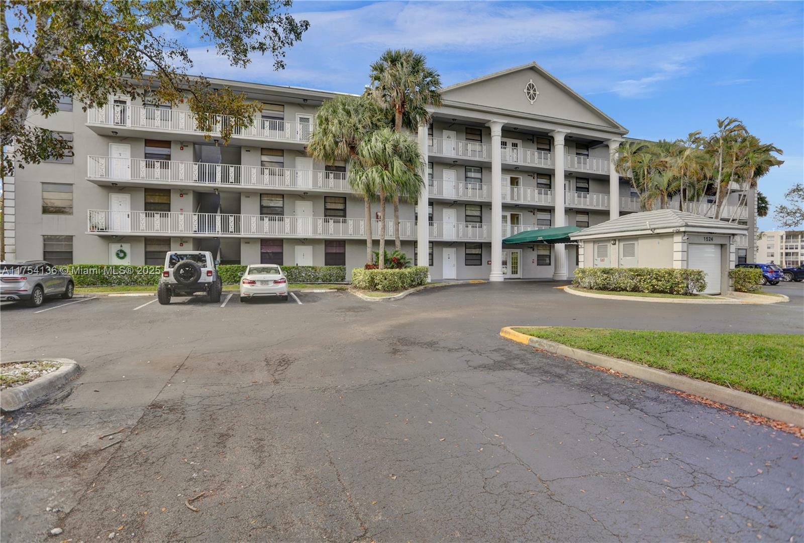 Property Photo:  1524 Whitehall Dr 102  FL 33324 
