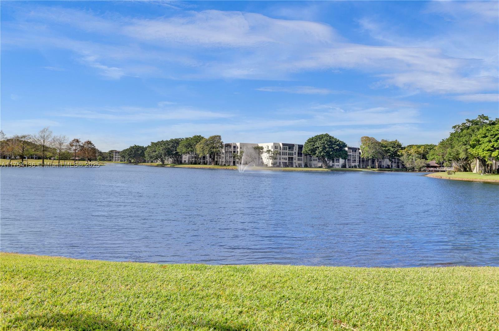 Property Photo: 1524 Whitehall Dr 102 FL 33324