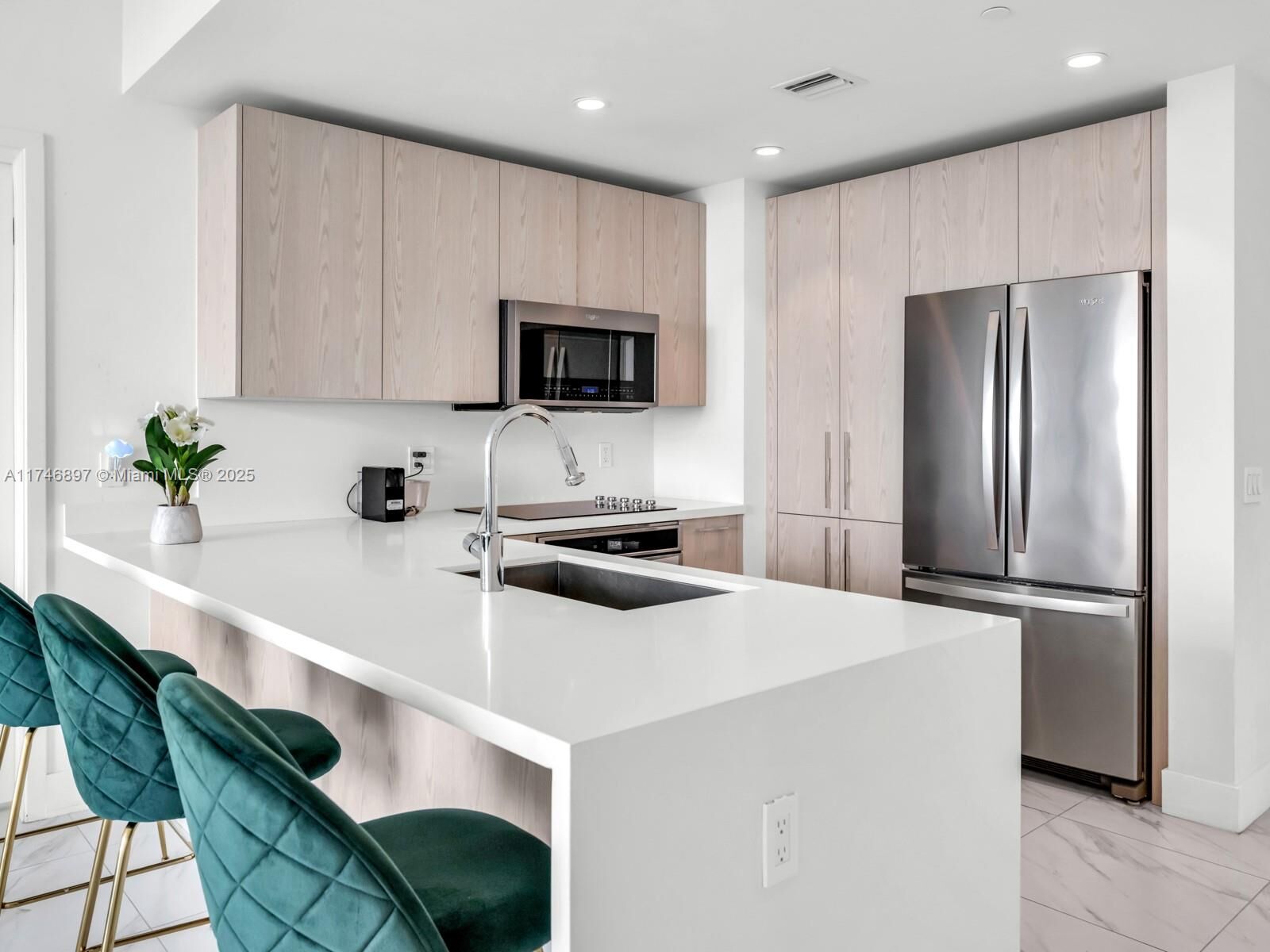 Property Photo: 2000 Metropica Way 1507 FL 33323